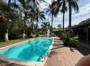 Casa de 4 quartos, Bertioga · À 400 metros da praia, casa térrea em 2 terrenos com 789m² - cód.575