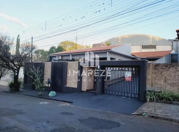 Casa · 250m² · 3 Quartos · Casa em Centro, Apucarana/PR de 250m² 3 quartos à venda por R$ 680.000,00