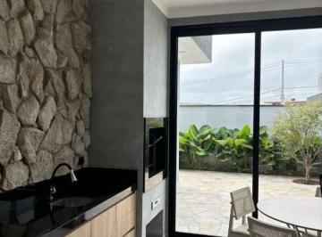 Casa · 250m² · 3 Quartos · 2 Vagas · Casa em Vila Santos, Caçapava/SP de 250m² 3 quartos à venda por R$ 1.350.000,00
