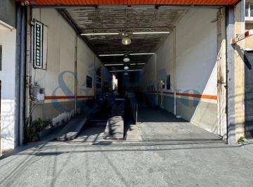 Foto 01 · Galpão Comercial na Mooca: 3 Salas, 3 Banheiros, 200m² de Área - Locação em São Paulo-SP