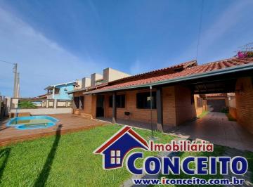 Casa de 6 quartos, Imbé · C1035 - Belíssimo imóvel com piscina e anexo em ótima localização