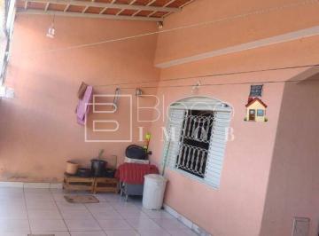 Casa · 105m² · 2 Quartos · 2 Vagas · Casa na laje com 2 quartos na QR 406 de Samambaia