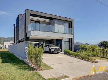 988adf6ead0058701b6b49c496bed617cc0bb0f9 · Luxuosa Casa no Condomínio Caledônia