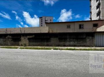 7cbc1ad0e63f43b69f96ad390664efec14980975 · Casa com 6 dormitórios à venda, 203 m² por R$ 850.000,00 - Vicente Pinzon - Fortaleza/CE