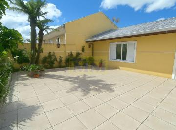 Casa · 173m² · 3 Quartos · 5 Vagas · Casa térrea com 3 quartos em amplo terreno de 500m².