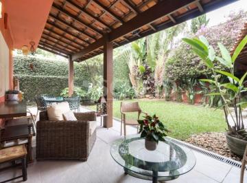 Casa · 300m² · 3 Quartos · 3 Vagas · Casa tipo para venda com 3 quartos, sendo 2 suítes, 300m²