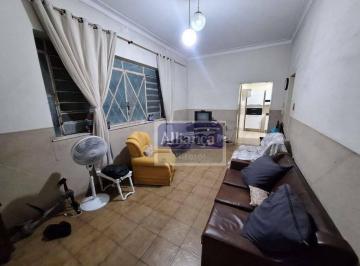 a20d025a93cfdac0e343df7b5f86a4fd8556e75d · Casa com 5 dormitórios, 1 suíte, 2 vagas de garagem, churrasqueira e quintal à venda por R$ 700.000 