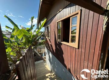 Casa · 2 Quartos · 2 Vagas · Casa Madeira em Praia de Palmas, Governador Celso Ramos/SC