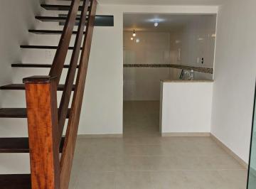 Apartamento de 2 quartos, Cabo Frio · Novíssimo Triplex 1ª Locação Pronto no Peró à Venda 
