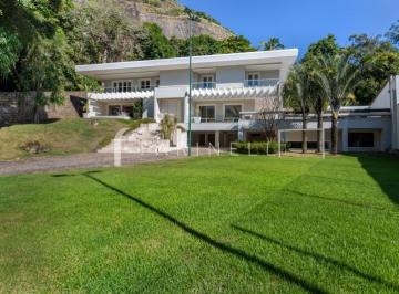 11126-20240508080037_zap.jpg · Linda casa com amplo terreno e vista deslumbrante para o verde e montanhas