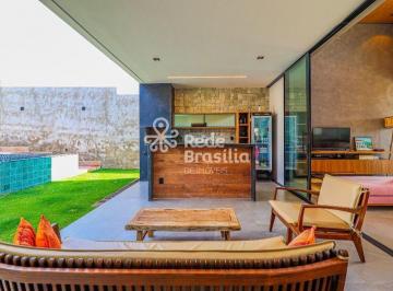 Casa · 198m² · 3 Quartos · 3 Vagas · ## ACEITA PERMUTA ## OPORTUNIDADE! Casa de 3 quartos com fino acabamento no renomado condomínio Alph