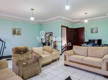 Casa · 112m² · 4 Quartos · 4 Vagas · QS 5 - Casa com 3 pavimentos à venda, Areal, Águas Claras, DF.