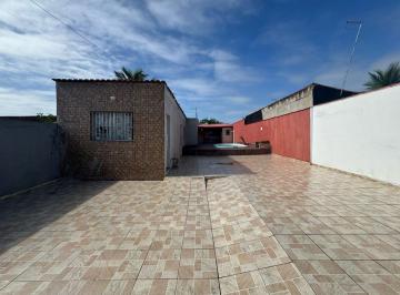 Casa de 2 quartos, Peruíbe · CASA COM PISCINA A VENDA NA PRAIA EM PERUIBE/SP