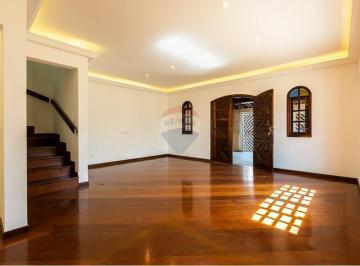 Casa · 220m² · 3 Quartos · 3 Vagas · Casa à venda no Bairro Rio Pequeno, 220 metros, 3 quartos, sendo 2 suítes, 4 banheiros e 3 vagas.