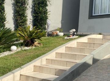 Casa · 140m² · 3 Quartos · 3 Vagas · Sobrado à venda em Jacareí, Loteamento Villa Branca, com 3 quartos, com 250 m²