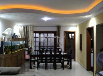 Casa · 230m² · 3 Quartos · 3 Vagas · Casa à venda em Jacareí, Jardim Bela Vista, com 3 quartos, com 230 m²