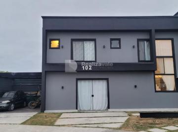 Casa · 230m² · 3 Quartos · 2 Vagas · Sobrado à venda em Jacareí, Jardim Jacinto, com 3 suítes, com 230 m², Bosque Manacás