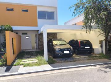 Casa de 3 quartos, Rio das Ostras · Casa no Alphaville-Conceito A 3quartos,1suíte,armário planejado cozinha,banheiro
