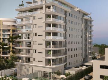 Apartamento · 158m² · 4 Vagas · Luxuosa Cobertura localizada no Água Verde, em Cur