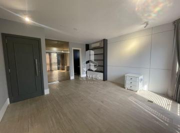 Comercial ·
Excelente Sala Comercial de andar decorada;
Ótima localizacao;
Medindo aproxima