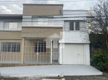 Casa · 235m² · 4 Quartos · 3 Vagas · Sobrado Comercial a venda no Jardim Aeroporto