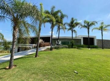 c85d649d0d713579c663744900f9a173e1b29066 · Casa com vista para o lago