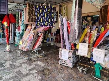 Comercial , Pinhais · Loja de Tecidos - Ponto Comercial e Estoque