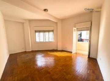 Sala com Varanda · Metrô República Apartamento 1 Quarto | 1 Banheiro | 2 Varandas