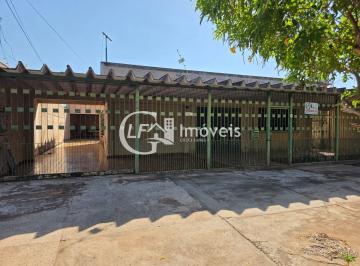 Foto 01 · Casa Espaçosa à Venda em Campo Grande-MS, Vila Duque de Caxias: 4 Quartos, 2 Suítes, 3 Salas, 3 Banh
