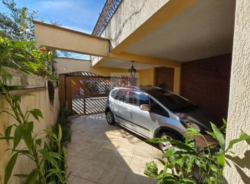 Casa · 179m² · 4 Quartos · 2 Vagas · 02 sobrados independentes, ideal para família que tem filhos adolescentes ou pais que moram juntos.!