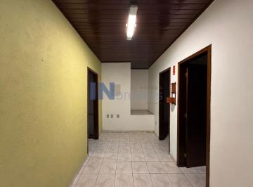 Foto 01 · Casa à venda em Jundiaí-SP, Anhangabaú: 2 quartos, 2 salas, 1 banheiro, 1 vaga, 145m². Imperdível op