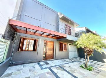 Casa · 278m² · 3 Quartos · 3 Vagas · Casa em Teresópolis