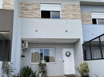 Casa · 104m² · 3 Quartos · 2 Vagas · Casa com 3 dormitório no bairro Mario Quintana