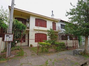 Casa · 250m² · 5 Quartos · 4 Vagas · Casa 05 quartos / piscina / lareira / churrasqueira /pátio