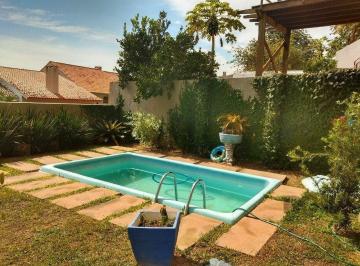 Casa · 214m² · 4 Quartos · 2 Vagas · Casa em Espírito Santo