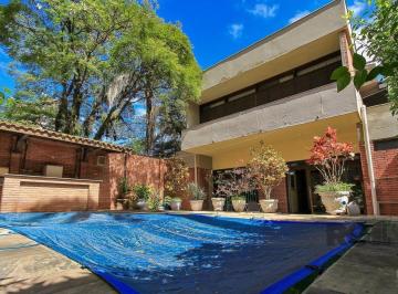 Casa · 600m² · 4 Quartos · 4 Vagas · Casa em Petrópolis