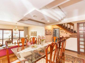 Casa · 297m² · 4 Quartos · 4 Vagas · Casa de 333m² com 4 dormitórios, pátio com piscina, espaço gourmet com churrasqueira e 4 vaga de gar