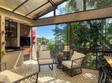Casa · 249m² · 3 Quartos · 2 Vagas · Vende-se ampla casa em condomínio com 3 dorm sendo 2 suítes, com 2 vagas e terra