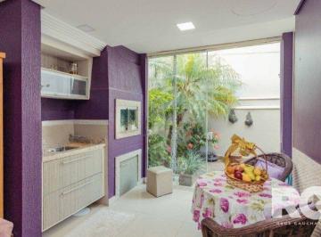Casa · 250m² · 5 Quartos · 2 Vagas · Casa com 5 Quartos 240m² privativos no Condomínio Parque Iguaçu. Bairro Ecoville