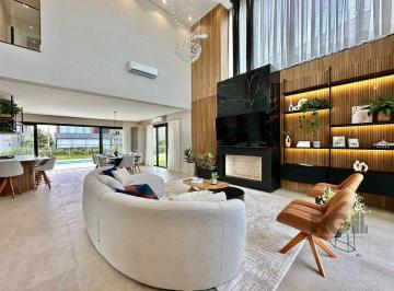 Casa · 320m² · 5 Quartos · Casa em Condomínio em Marina