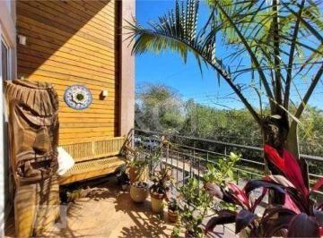 Casa · 225m² · 3 Quartos · 3 Vagas · EXCELENTE CASA COM 3 DORMITÓRIOS, 1 SUÍTE E VAGA DE GARAGEM PARA 3 CARROS.