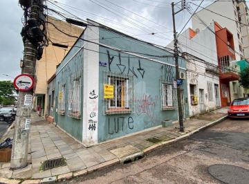 Casa · 64m² · 2 Quartos · Casa de esquina com 64m², próximo ao Cais Embarcadero