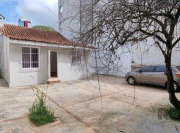 Casa · 297m² · 2 Quartos · 5 Vagas · Casa de 2 dormitórios no bairro Petrópolis