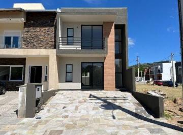 Casa · 143m² · 3 Quartos · 2 Vagas · Casa Condominio em Porto Alegre, no bairro Campo Novo, com 3 dormitório(s), e 3 banheiros, à venda.