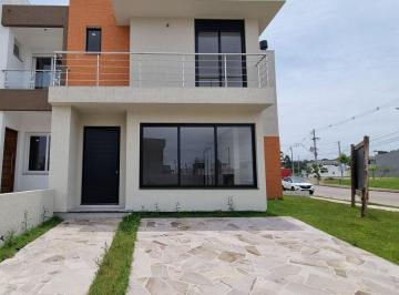 Casa · 145m² · 3 Quartos · 3 Vagas · Sobrado com 145m² privativos e 03 Dormitórios No Lagos de Nova Ipanema