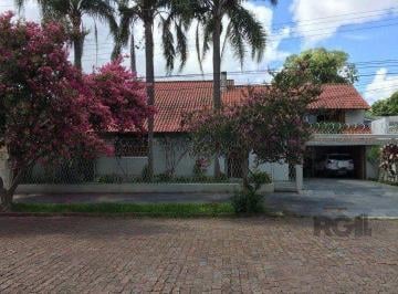 Casa · 900m² · 4 Quartos · 4 Vagas · Casa em Teresópolis