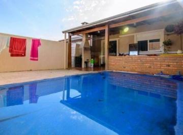 Casa · 135m² · 2 Quartos · 1 Vaga · Casa com piscina no bairro Hípica - Moradas do Sul