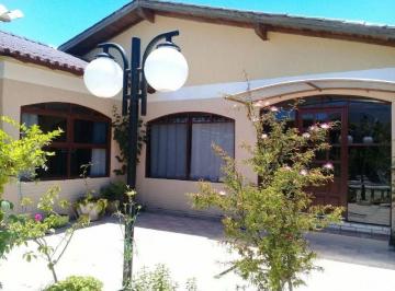 Casa · 405m² · 2 Quartos · 5 Vagas · Casa para Venda - 150m², 2 dormitórios, 5 vagas - Ponta Grossa