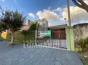 3330011840.jpg · Linda casa espaçosa e confortável, localizada a uma quadra do Hipermercado Condor do Pinheirinho!