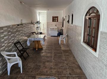 Casa de 2 quartos, Cabo Frio · Casa Térrea Independente c/ 2 Qtos. Vaga Coberta e Churrasqueira.
